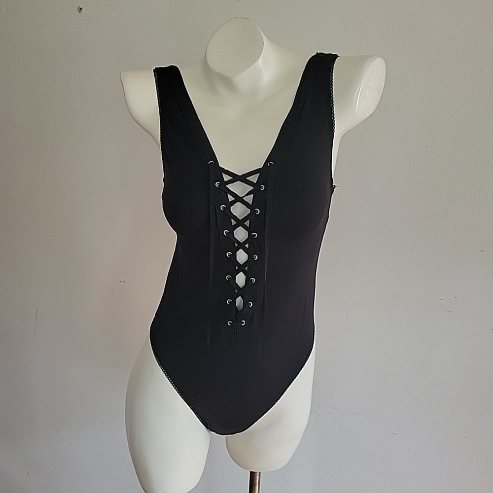 Victoria Secret Lace Up Bodysuit Medium Black Sleeveless Snap Crotch Thong Sexy